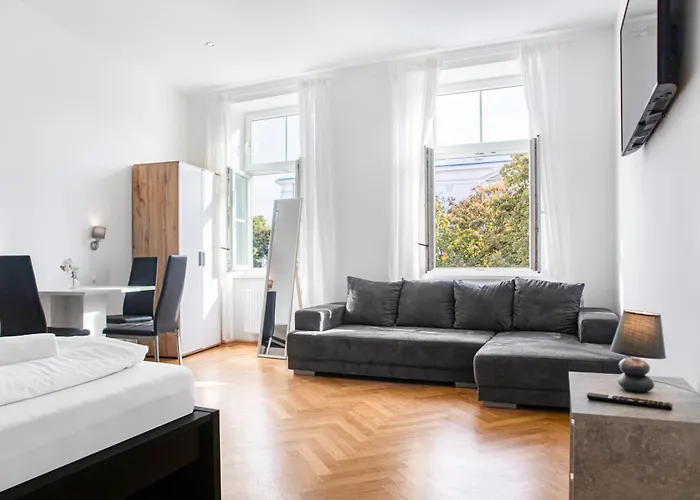 Superb 7Br Shared Apartment- Near Hauptbahnhof