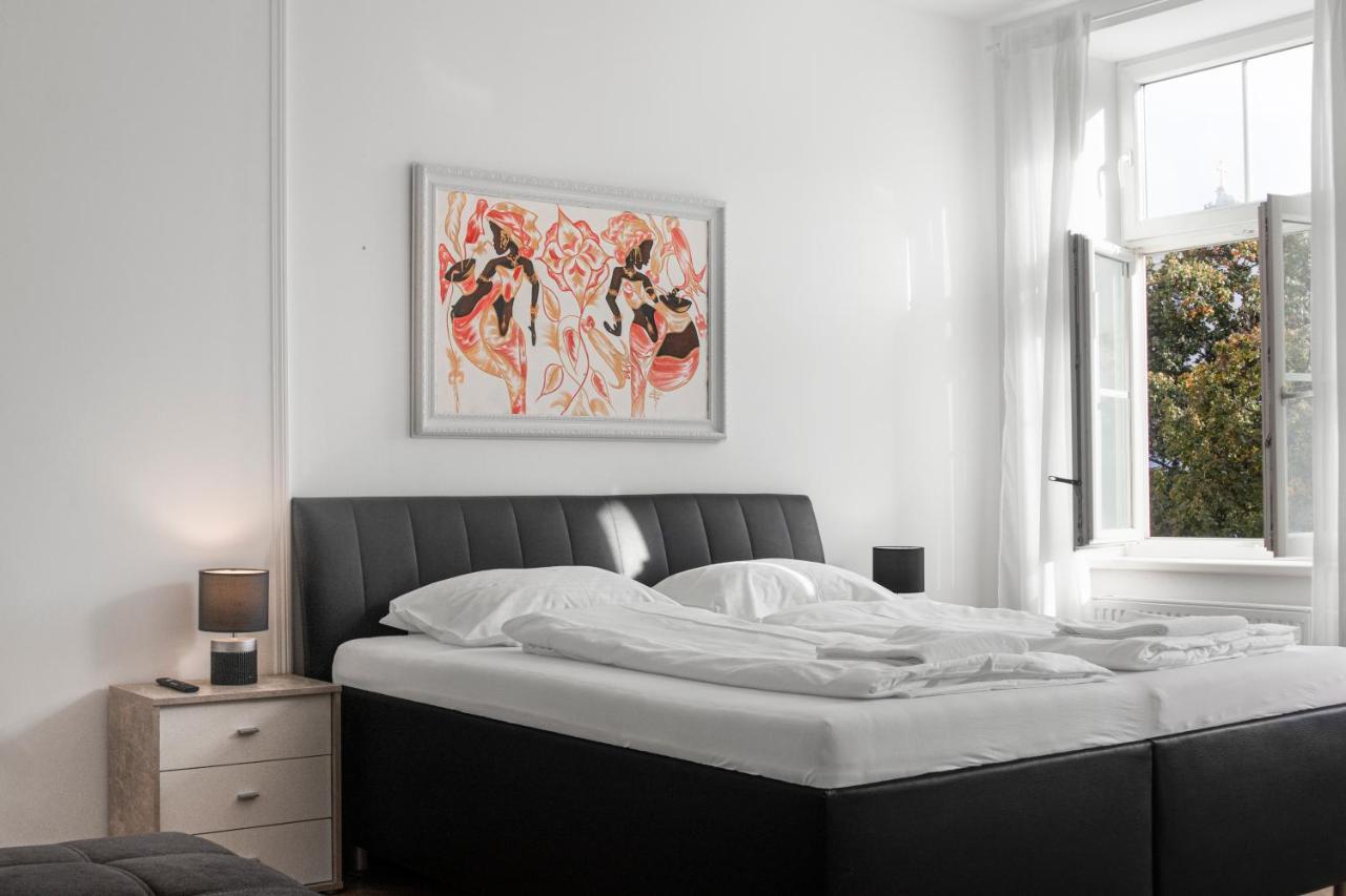 Superb 7br Shared Apartment- Near Hauptbahnhof Appartement *